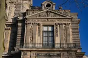 Louvre : la Galerie d'Apollon rouvre sans bijoux neuf mois après le vol