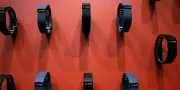 L'UE abandonne l'obligation de batteries remplaçables dans les montres connectées