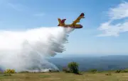 L'UE déploie quatre avions bombardiers d'eau pour aider la France contre les incendies