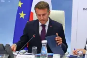 Macron active l'Europe contre les incendies en Gironde : une stratégie à double tranchant
