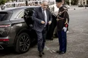 Macron nomme Buffet défenseur des droits, tollé général