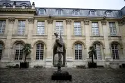 Macron poursuit la réparation nationale avec statue de Dreyfus