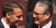 Macron remet la Légion d'honneur à Keir Starmer à Londres