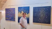 MAJ expose son art abstrait mêlant terre, sable et lumière à Sommières