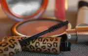 Maquillage dans les transports : 60 euros d'amende ? C'est faux
