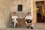 À Menton, le café Chez Jeannot fait revivre l'épicerie de la vieille ville