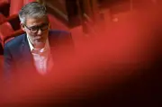 Minoritaire sur la censure, Olivier Faure ne démissionnera pas