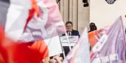 Mélenchon défend ses écorégions pour séduire les écologistes