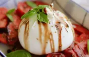 Mozzarella : atouts nutritionnels, bienfaits et conseils pour bien la choisir