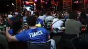 Nord : une ado de 17 ans meurt écrasée par un camion après la victoire des Bleus