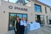 O Phare : un salon de thé premium et audacieux sur le port de Sanary