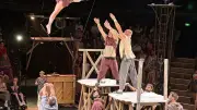 Ostinato : un voyage acrobatique hors du temps signé Akoreacro