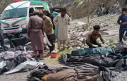 Pakistan : 40 morts dans une chute de bus dans un ravin