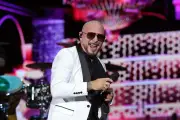 Pitbull à Nice : 35 000 fans, record du monde et nostalgie