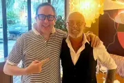 PJ Byrne, du Loup de Wall Street, savoure des linguine au homard à Cannes