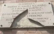 Plaque commémorative dégradée à Paris le jour de la rafle du Vél' d'Hiv