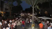 Premier marché nocturne à Pont-Saint-Esprit: une foule nombreuse malgré peu d'artisanat