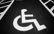 Procès à Paris : un ex-chauffeur jugé pour viols sur des handicapés