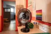 Professeurs en tongs : le refus de faire semblant face à la canicule