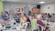 Repas de fin de saison des aînés à Milhaud : convivialité et chorale éphémère