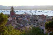 Retour des yachts monumentaux dans le golfe de Saint-Tropez