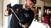 Éric Gil, champion du monde de la paella, en vedette à la fête de l'Espagne