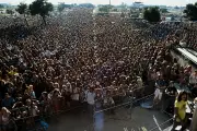 Riviera 76 : le documentaire inédit qui ressuscite le Woodstock varois 50 ans après