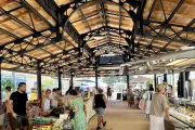 Roquefort-les-Pins prolonge son marché jusqu'à 14h pour dynamiser le centre