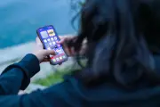 Réseaux sociaux : Sénat et gouvernement en désaccord sur l'interdiction aux moins de 15 ans