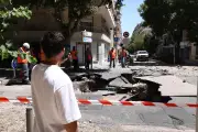 Rupture de canalisation à Nice : chaussée soulevée, commerces inondés