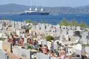 Saint-Tropez : premier été sans Brigitte Bardot, pèlerinage ininterrompu