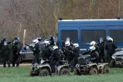 Sainte-Soline : la Défenseure des droits épingle la hiérarchie des gendarmes