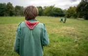 Scout de 28 ans mis en examen pour agressions sexuelles sur trois préadolescentes dans le Doubs
