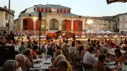 Spectacle équestre nocturne gratuit à Beaucaire : la foule au rendez-vous