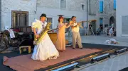 Spectacle Stradavarius à Aramon : clown et poésie sur la place Choisity