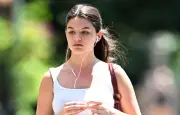 Suri Cruise abandonne le nom de son père pour Noelle
