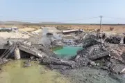 États-Unis bombardent l'Iran, Téhéran riposte au Koweït