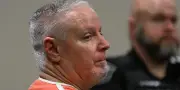 États-Unis : un père condamné à 15 ans pour l'arme d'une tuerie scolaire
