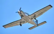 Texas : un avion s'écrase sur une maison, le pilote blessé