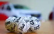 Ticket de loto à 14 M€ jeté par erreur : une Britannique inconsolable