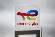 TotalEnergies double son bénéfice à 5,4 milliards, la gauche dénonce des « profiteurs de guerre »