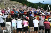 Tour de France 2024 : Paul Seixas défie Tadej Pogaçar dans la 15e étape