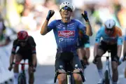 Tour de France 2026 : Jasper Philipsen s'impose au sprint dans la 17e étape à Voiron