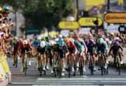 Tour de France 2026 : Tim Merlier s'impose au sprint à Bordeaux