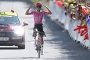 Tour de France : Carapaz remporte la 18e étape à Orcières-Merlette