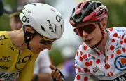 Tour de France : Pogaçar et Vingegaard contrôlés en pleine nuit