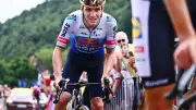 Tour de France : Vingegaard abandonne après chute, Evenepoel s'impose
