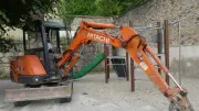 Travaux de sécurisation dans la cour de l'école de La Fage à Cornus