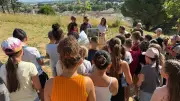 Trois arbres plantés pour les CM2 de Beauvoisin au Pic des Ânes