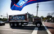 Trump assouplit les normes anti-pollution des poids lourds